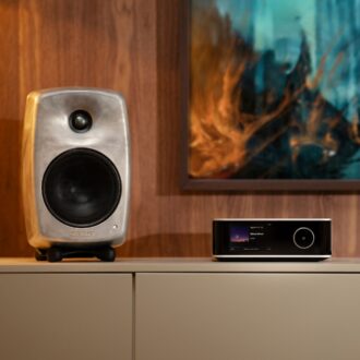WiiM Ultra + Genelec G Three kampanjapaketti olohuoneessa