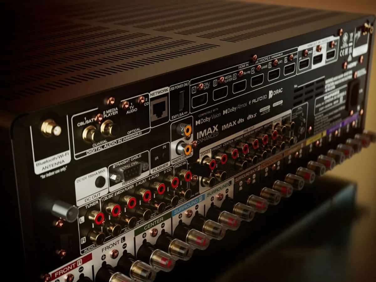 Marantz CINEMA 50 Series 2 takapaneeli
