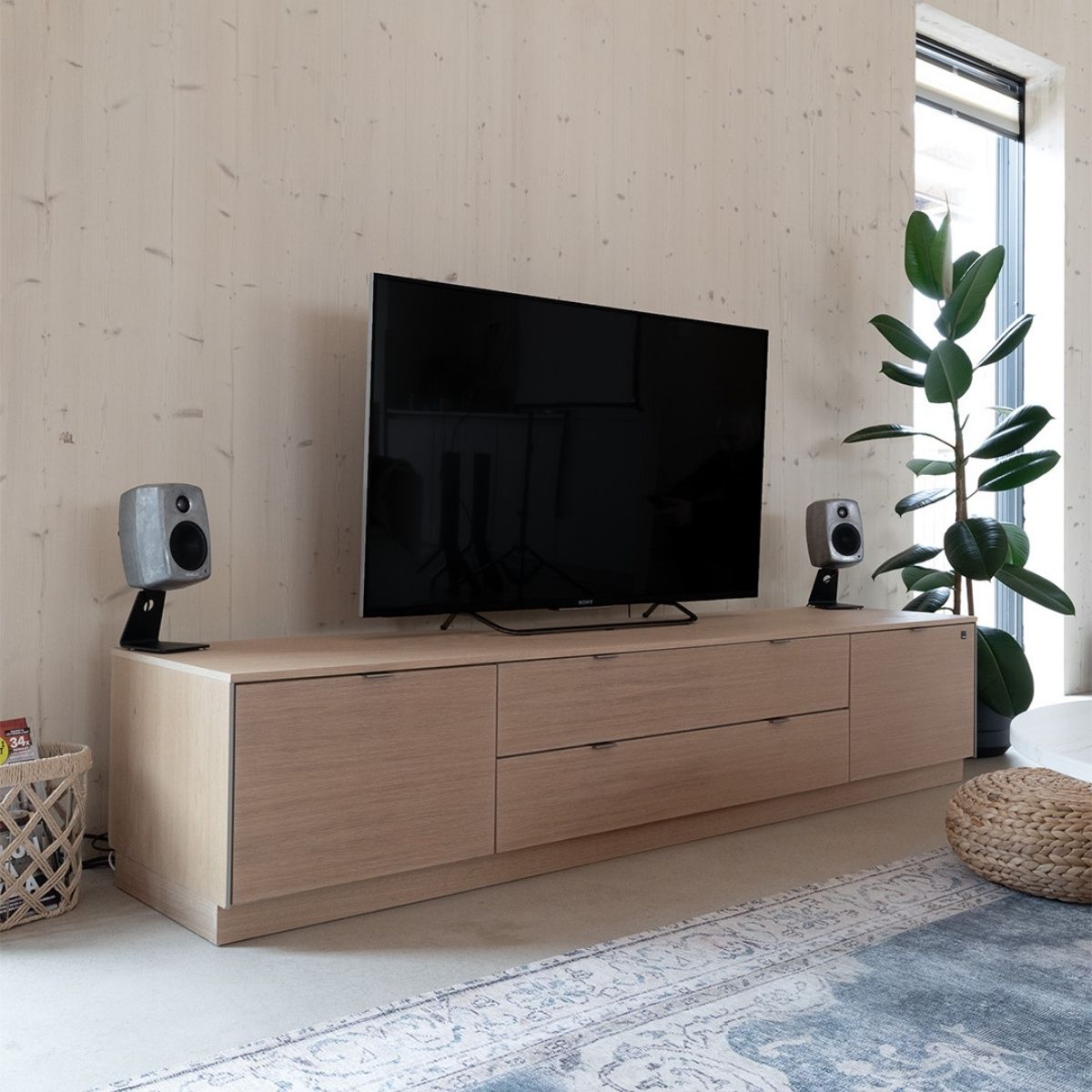 Genelec stereopari kuva