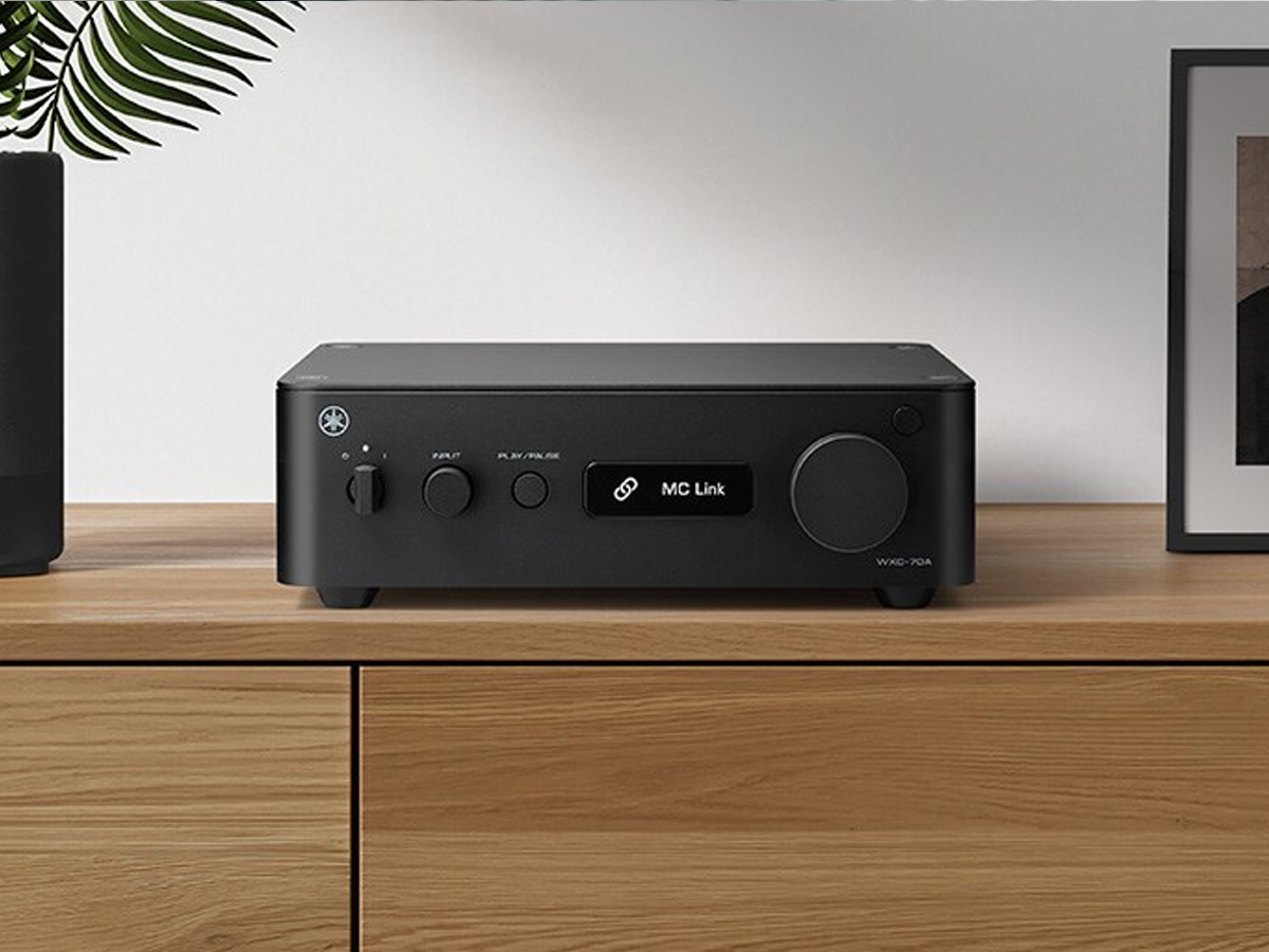Yamaha WXC-70A MusicCast -verkkosoitin olohuoneessa