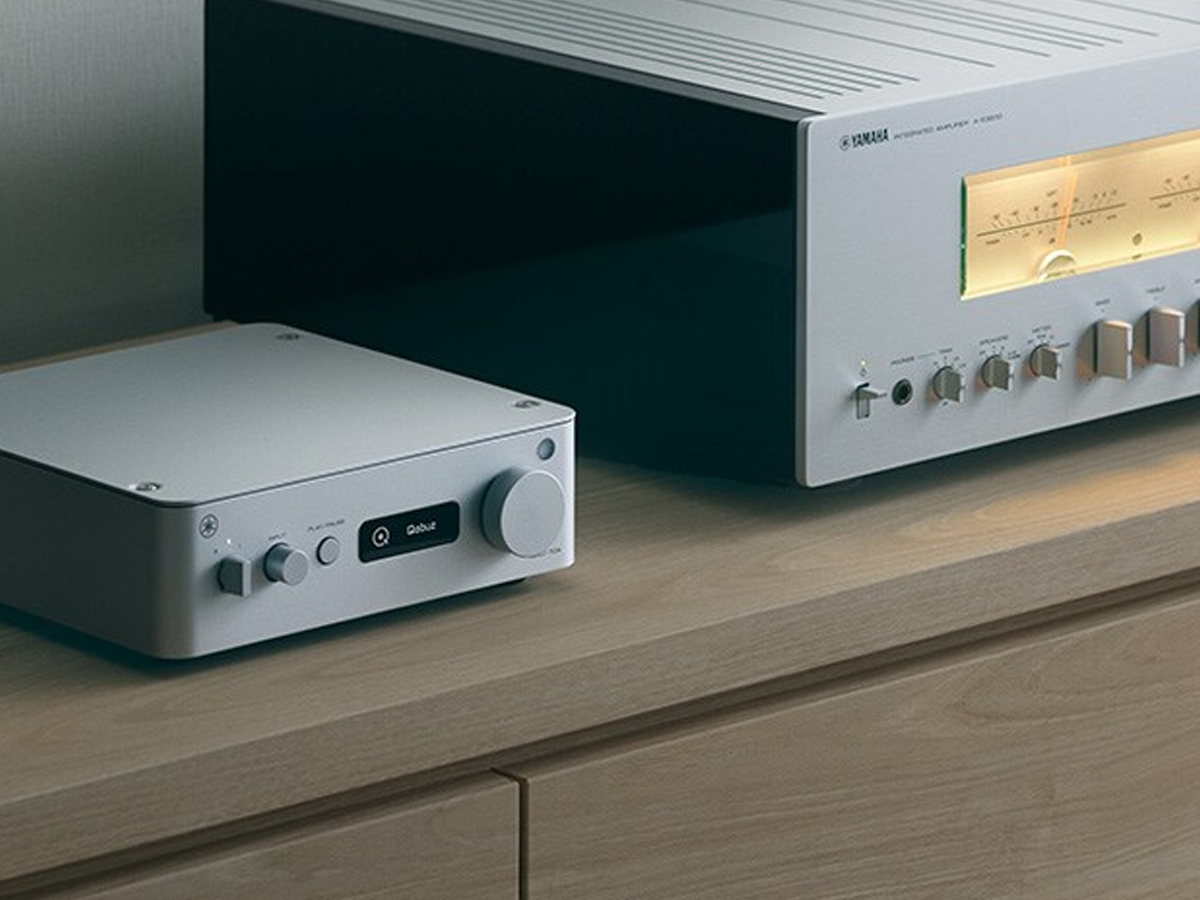 Yamaha WXC-70A -verkkosoitin osana hifijärjestelmää
