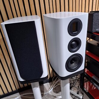 Wharfedale EVO 5.2 jalustakaiutinpari, valkoinen