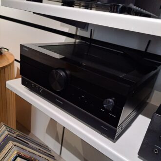 Yamaha RX-A4A 7.2 AV-viritinvahvistin, musta